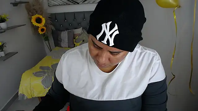 hotlesby valery online show from October 2025 07:04:02 PM