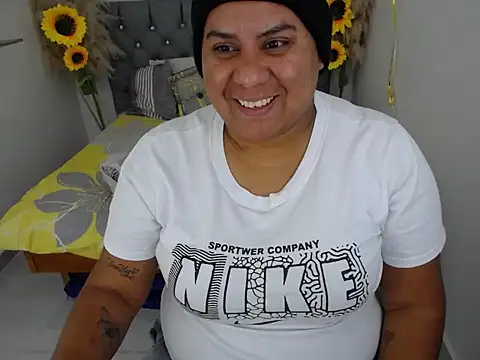 hotlesby valery online show from October 2025 12:12:02 PM