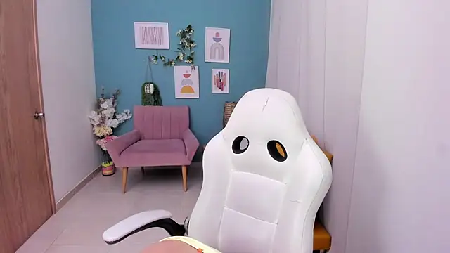 Snapshot of Victoria_Jonnesss chatting on November 2025 11:42:02 AM Victoria Jonnesss online show from November 2025 11:42:02 AM