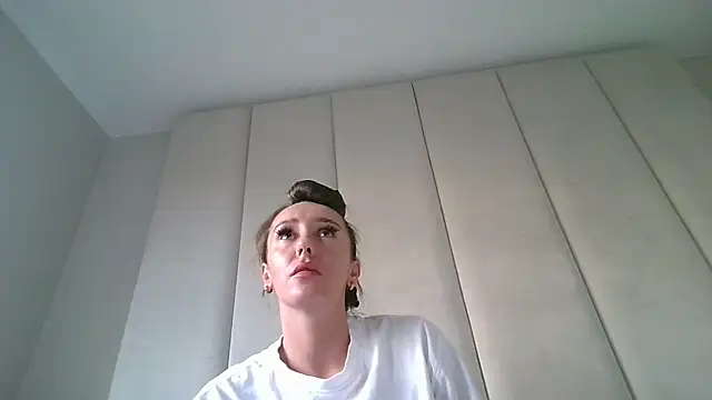 Scotishminx25 online show from October 2025 04:49:01 PM