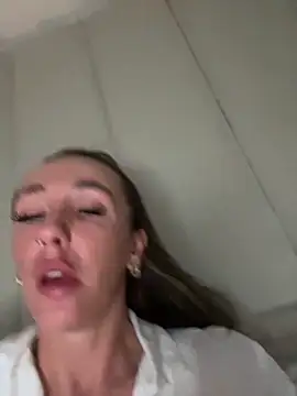 Scotishminx25 online show from October 2025 12:24:01 AM