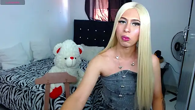 Snapshot of Victoria_Hot_xxx chatting on March 2026 05:40:02 PM Victoria Hot xxx online show from March 2026 05:40:02 PM