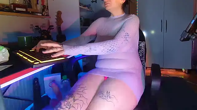 Snapshot of creameerryy21 chatting on November 2025 10:31:01 PM creameerryy21 online show from November 2025 10:31:01 PM