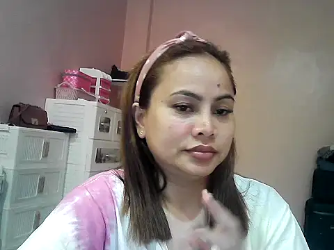 Snapshot of Amarrahlyn chatting on May 2026 10:10:02 AM Amarrahlyn online show from May 2026 10:10:02 AM