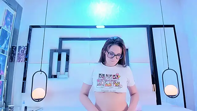 SerenaWild1 online show from October 2025 05:06:02 AM