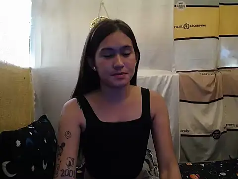 Snapshot of girlyesha chatting on October 2025 03:50:01 AM girlyesha online show from October 2025 03:50:01 AM