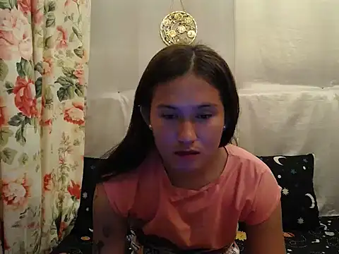 Snapshot of girlyesha chatting on October 2025 11:33:02 AM girlyesha online show from October 2025 11:33:02 AM