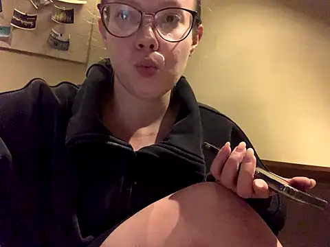 Snapshot of Stacyqq chatting on October 2025 01:34:01 PM Stacyqq online show from October 2025 01:34:01 PM