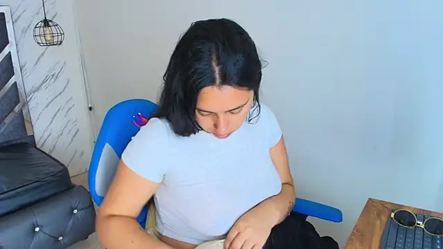 lorem adams online show from November 2025 12:16:02 PM