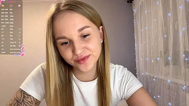 TanekaBoitel online show from December 2025 02:55:01 PM