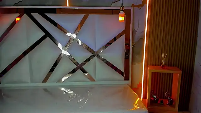 mia tf online show from November 2025 01:07:02 PM