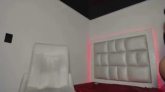 peyton  wat online show from September 2025 12:31:02 PM