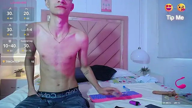SmithFoxx online show from September 2025 12:32:02 PM