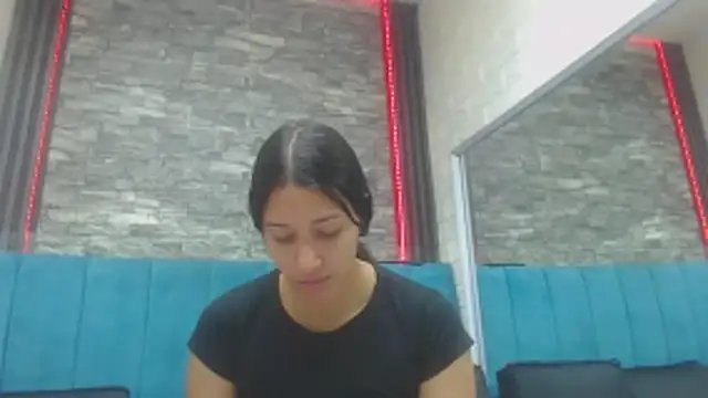 Lil Rose2006 online show from October 2025 12:52:02 PM