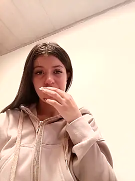 Snapshot of SALOME-28_ chatting on October 2025 03:08:02 PM SALOME-28 online show from October 2025 03:08:02 PM