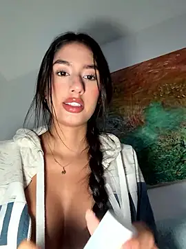 Snapshot of Julieta_Duque chatting on January 2026 10:47:01 PM Julieta Duque online show from January 2026 10:47:01 PM