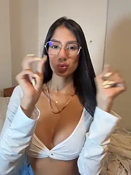 Snapshot of Julieta_Duque chatting on February 2026 01:01:02 AM Julieta Duque online show from February 2026 01:01:02 AM