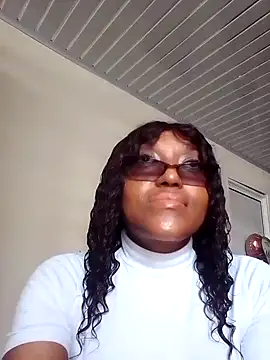 Snapshot of SONDRADAYAN chatting on October 2025 09:01:01 PM SONDRADAYAN online show from October 2025 09:01:01 PM