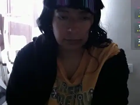 Acelinrose online show from April 2026 11:57:02 AM