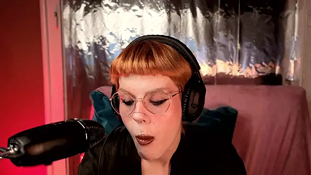 tacodeluxxxe online show from April 2026 02:12:02 AM