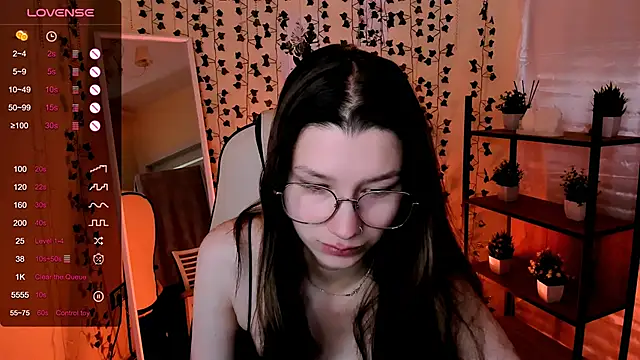 Snapshot of LinaBlossom_ chatting on June 2026 03:53:01 AM LinaBlossom online show from June 2026 03:53:01 AM