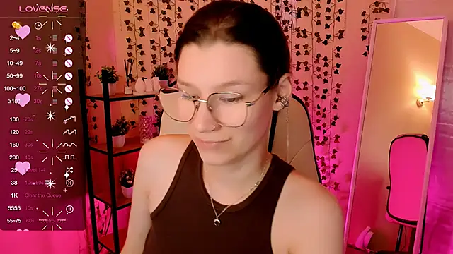 Snapshot of LinaBlossom_ chatting on June 2026 03:15:02 AM LinaBlossom online show from June 2026 03:15:02 AM