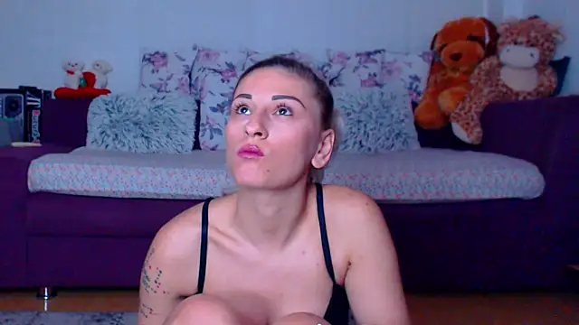 Snapshot of CassieSpell chatting on February 2026 09:42:01 PM CassieSpell online show from February 2026 09:42:01 PM