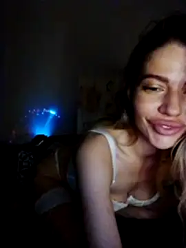 Snapshot of VIOLA-Sweeting chatting on June 2026 11:16:01 PM VIOLA-Sweeting online show from June 2026 11:16:01 PM