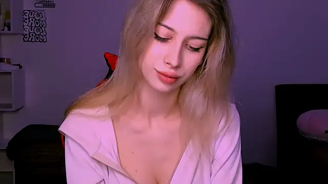 Lori lolii online show from October 2025 05:47:01 PM