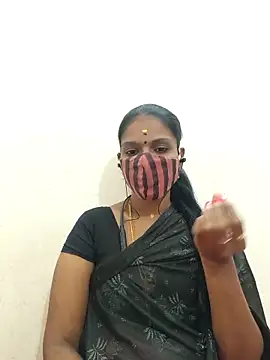 Snapshot of Tamil_Yalini12 chatting on October 2025 04:44:01 AM Tamil Yalini12 online show from October 2025 04:44:01 AM