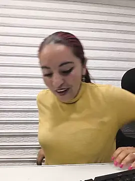 Alisson Stonee online show from June 2026 09:45:01 PM