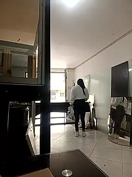  Luna-1 online show from October 2025 06:07:01 PM