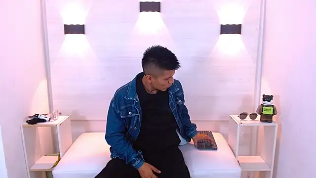 marcus hans  online show from October 2025 07:26:02 PM