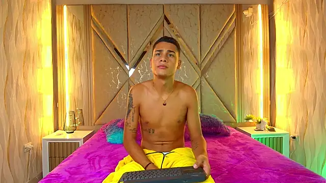 Twink davidxx online show from September 2025 07:41:02 PM