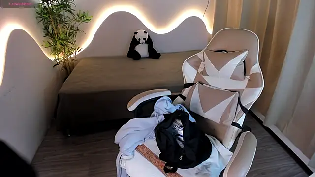 kehlannis  online show from November 2025 08:09:01 PM