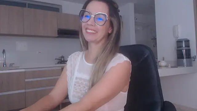 LovePaula online show from March 2026 11:36:01 AM