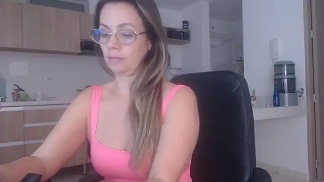 LovePaula online show from June 2026 12:45:02 AM