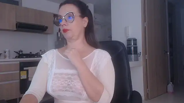 LovePaula online show from July 2026 12:46:01 AM