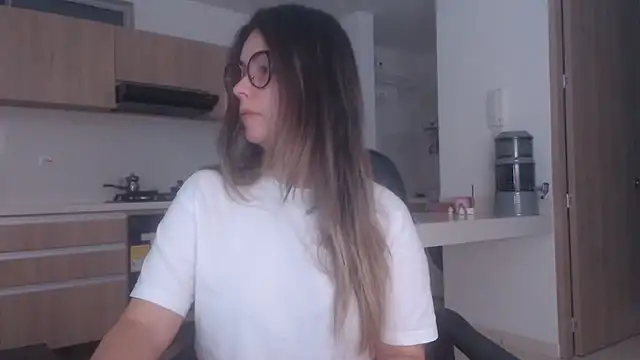 LovePaula online show from July 2026 01:31:02 AM