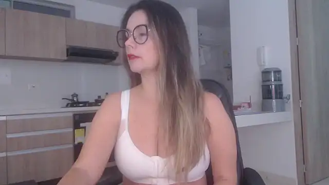LovePaula online show from July 2026 11:57:01 AM