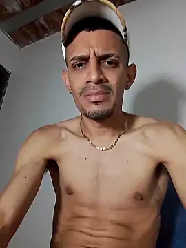 LATINO27CM online show from October 2025 02:17:02 AM