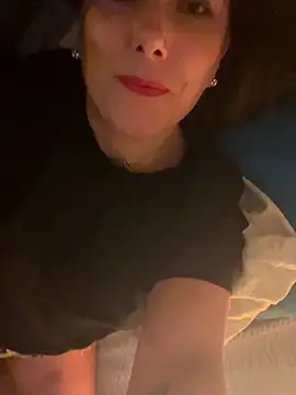 Snapshot of Reine_du_Vice84 chatting on January 2026 09:49:02 PM Reine du Vice84 online show from January 2026 09:49:02 PM