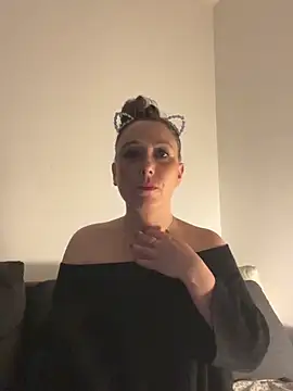 Snapshot of Reine_du_Vice84 chatting on February 2026 08:30:02 AM Reine du Vice84 online show from February 2026 08:30:02 AM