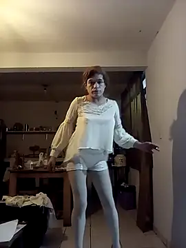 Snapshot of transreyna chatting on February 2025 11:06:02 AM transreyna online show from February 2025 11:06:02 AM