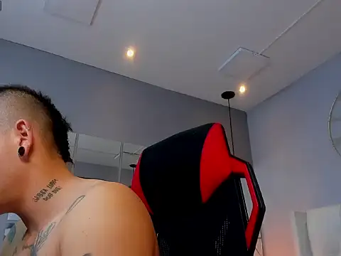 wildthor26 online show from October 2025 06:11:01 AM