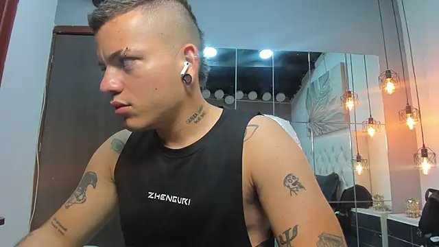 wildthor26 online show from February 2026 04:42:02 AM