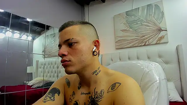 wildthor26 online show from February 2026 04:32:01 AM