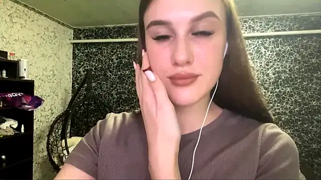 RanaBostel online show from October 2025 07:37:01 PM