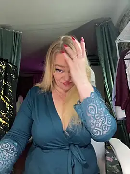 Sweet-blonde online show from April 2026 10:53:01 PM