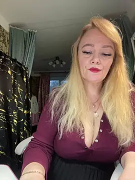 Snapshot of Sweet-blonde chatting on May 2026 06:27:01 PM Sweet-blonde online show from May 2026 06:27:01 PM